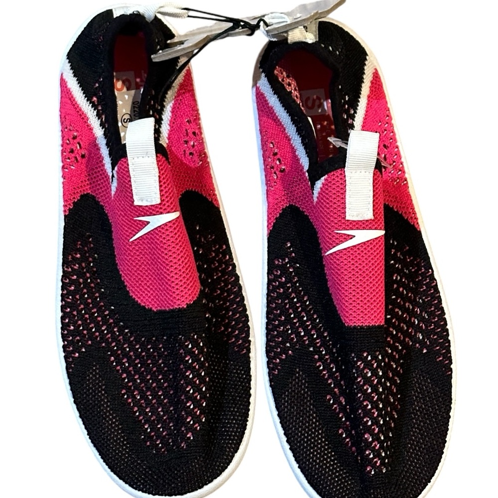 Speedo women’s original surf walker small (5-6 shoe size based on USA size)‎ NWT